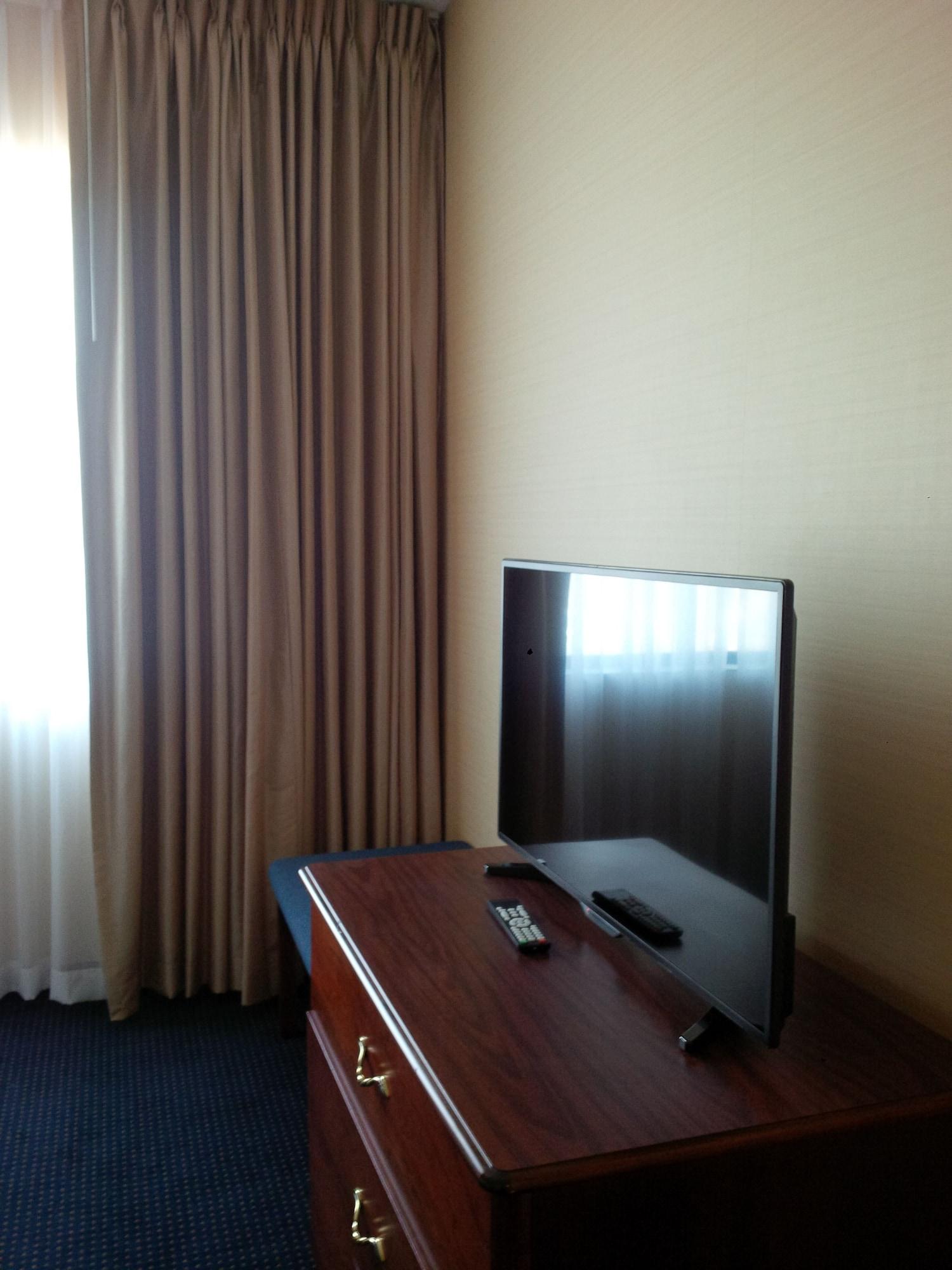 Maron Hotel & Suites Данбері Екстер'єр фото